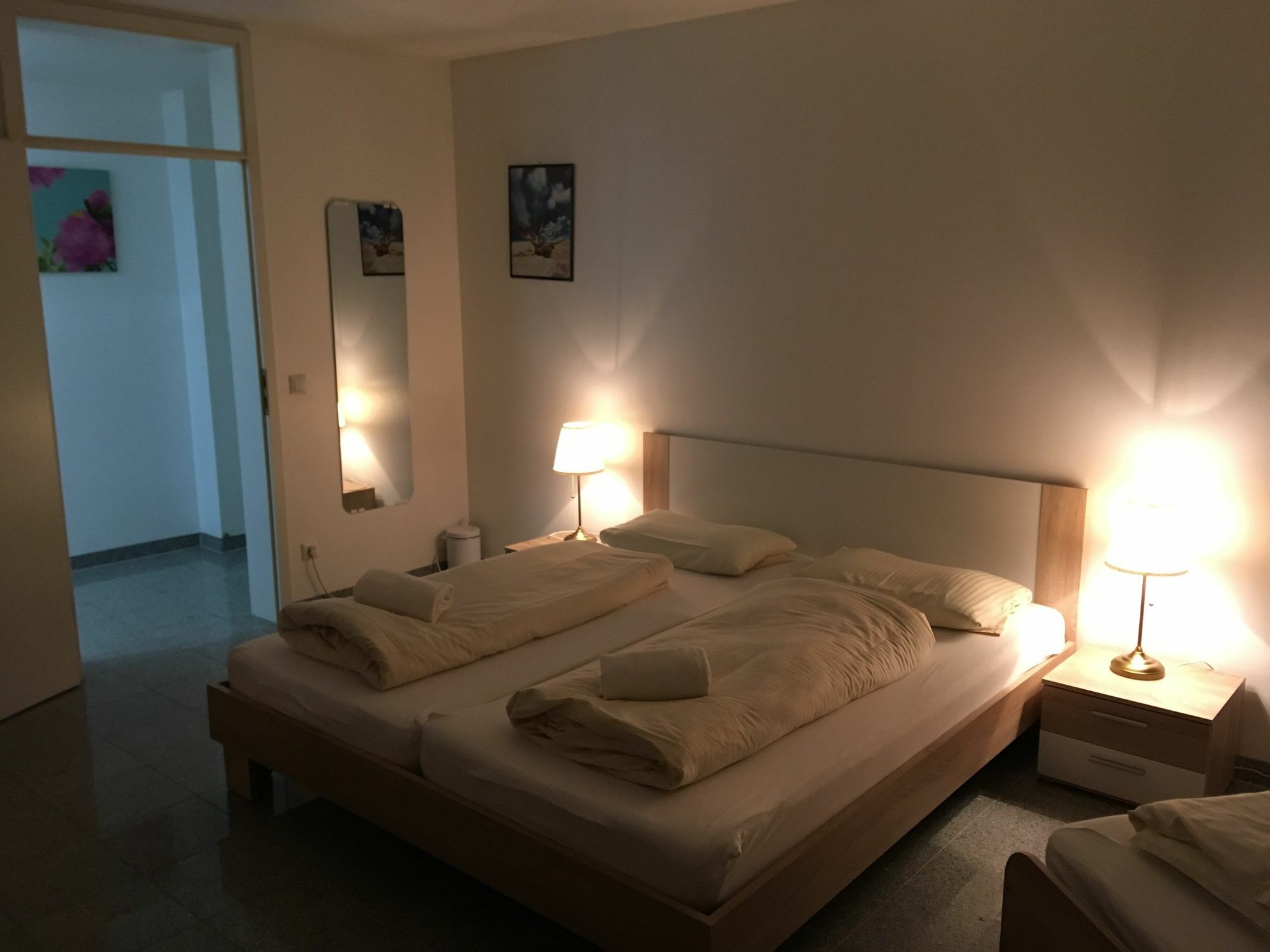 Kn Kahtan Boarding House Munique Exterior foto