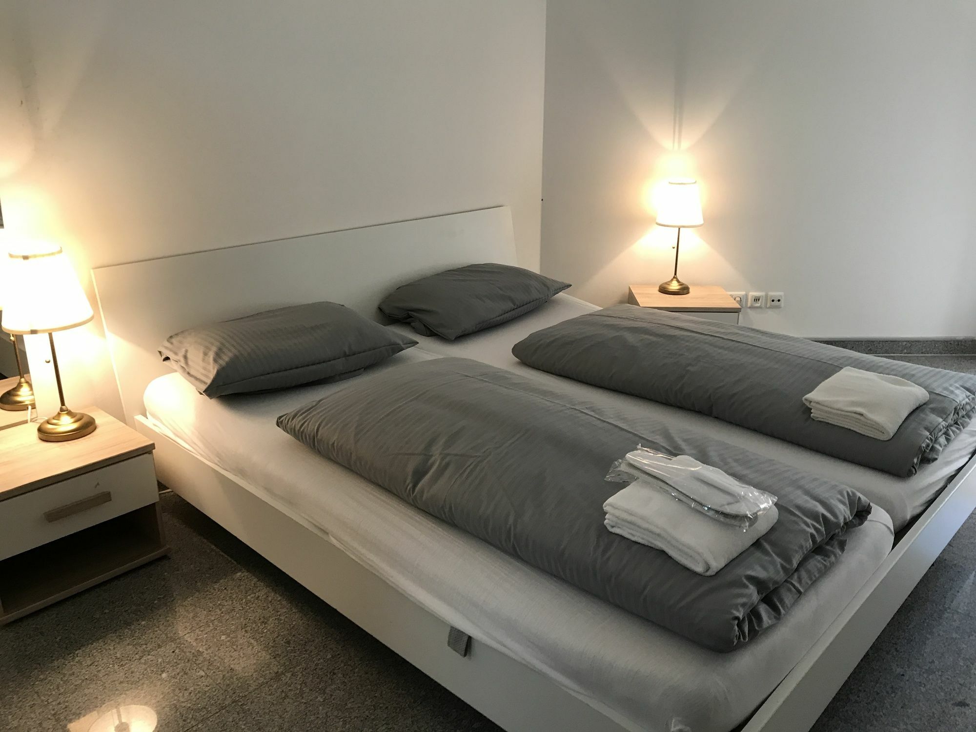 Kn Kahtan Boarding House Munique Exterior foto