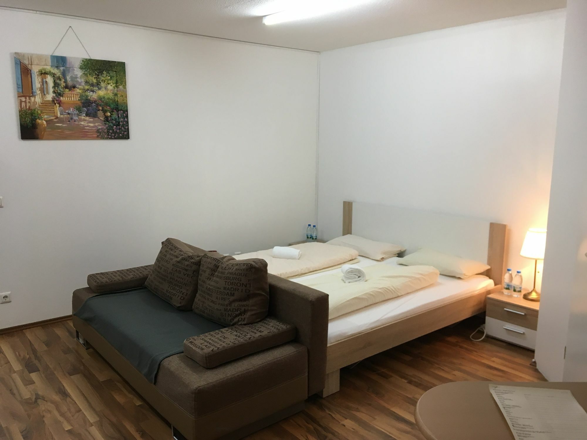 Kn Kahtan Boarding House Munique Exterior foto