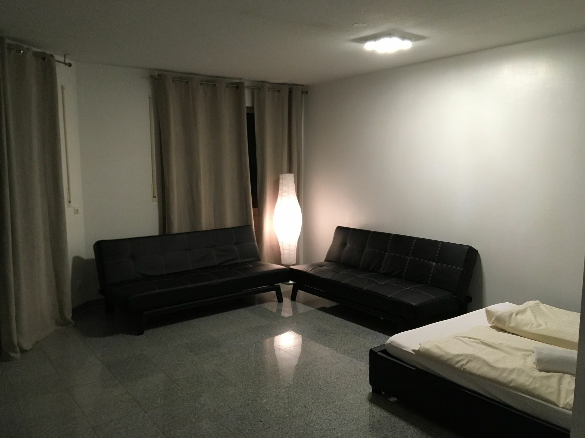 Kn Kahtan Boarding House Munique Exterior foto